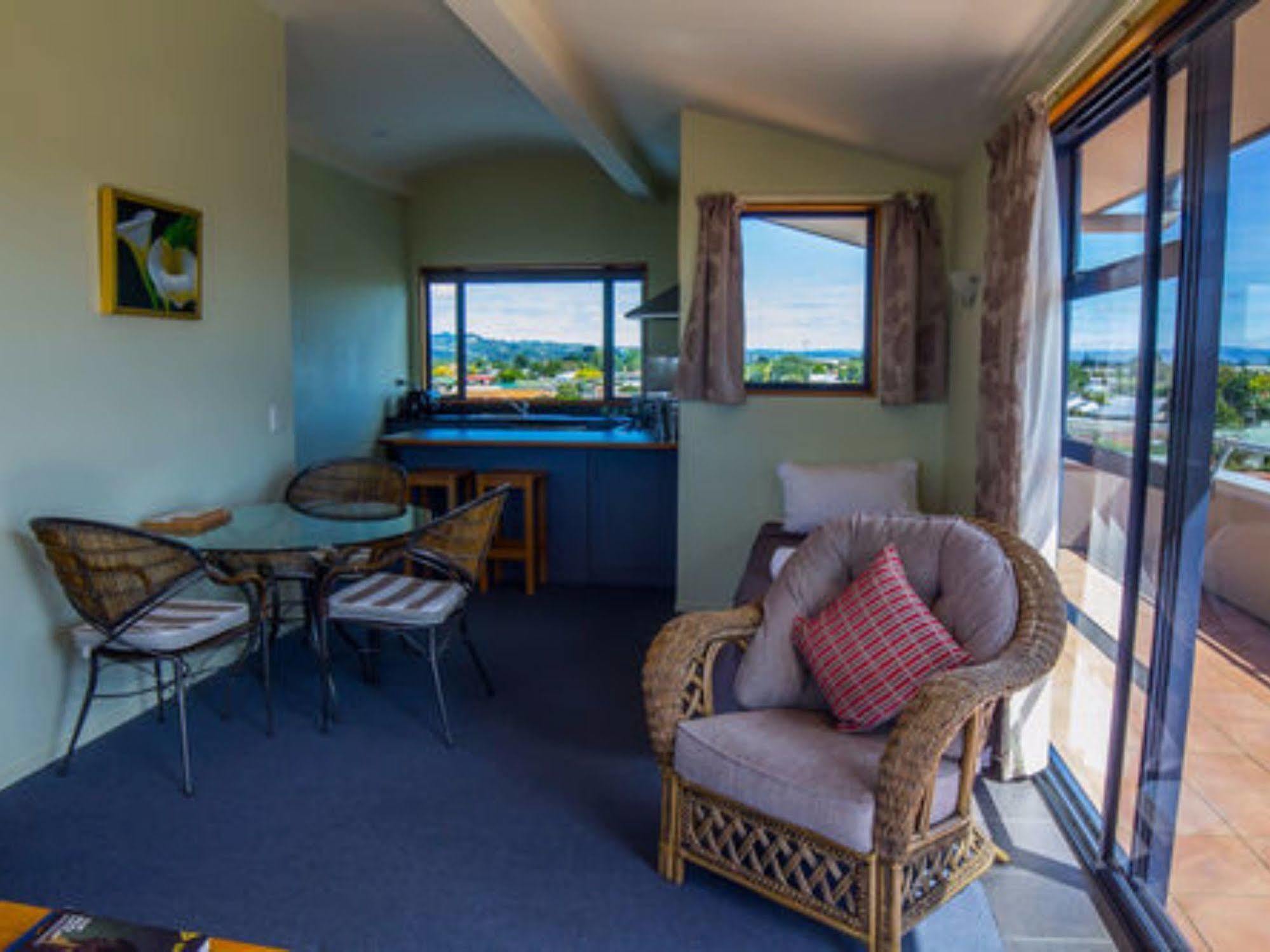 Boatshed Motel Apartments 마운트마운가누이 외부 사진