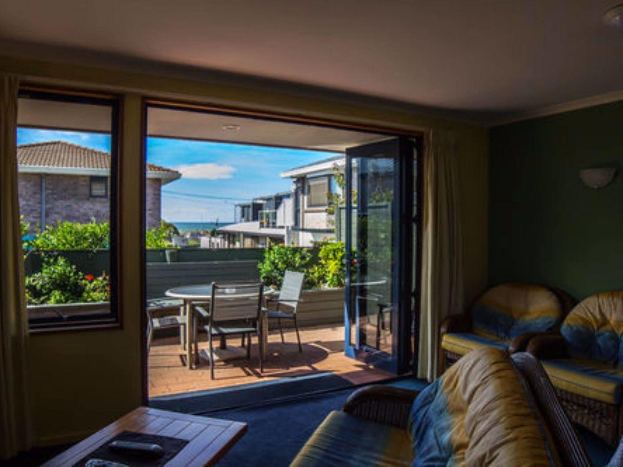 Boatshed Motel Apartments 마운트마운가누이 외부 사진