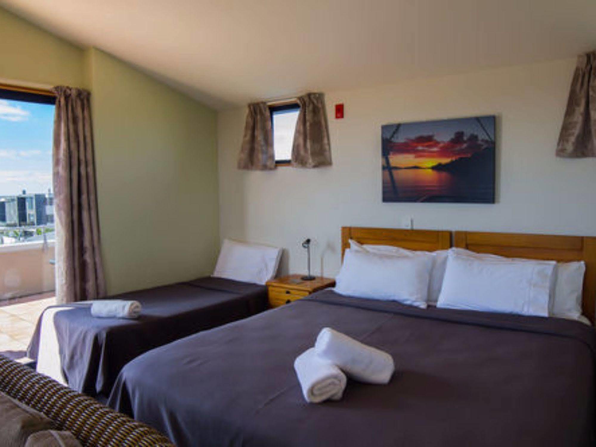 Boatshed Motel Apartments 마운트마운가누이 외부 사진