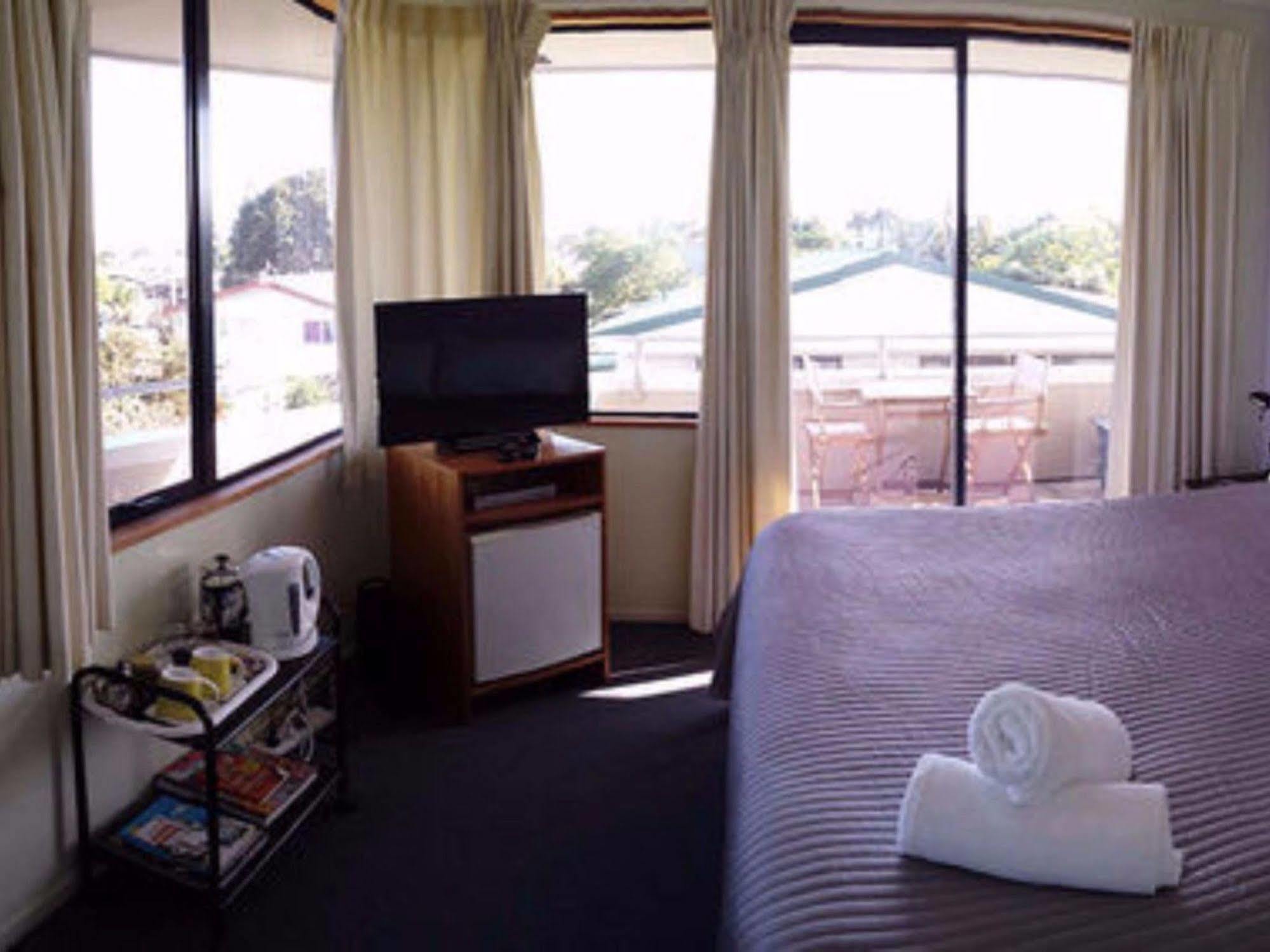 Boatshed Motel Apartments 마운트마운가누이 외부 사진