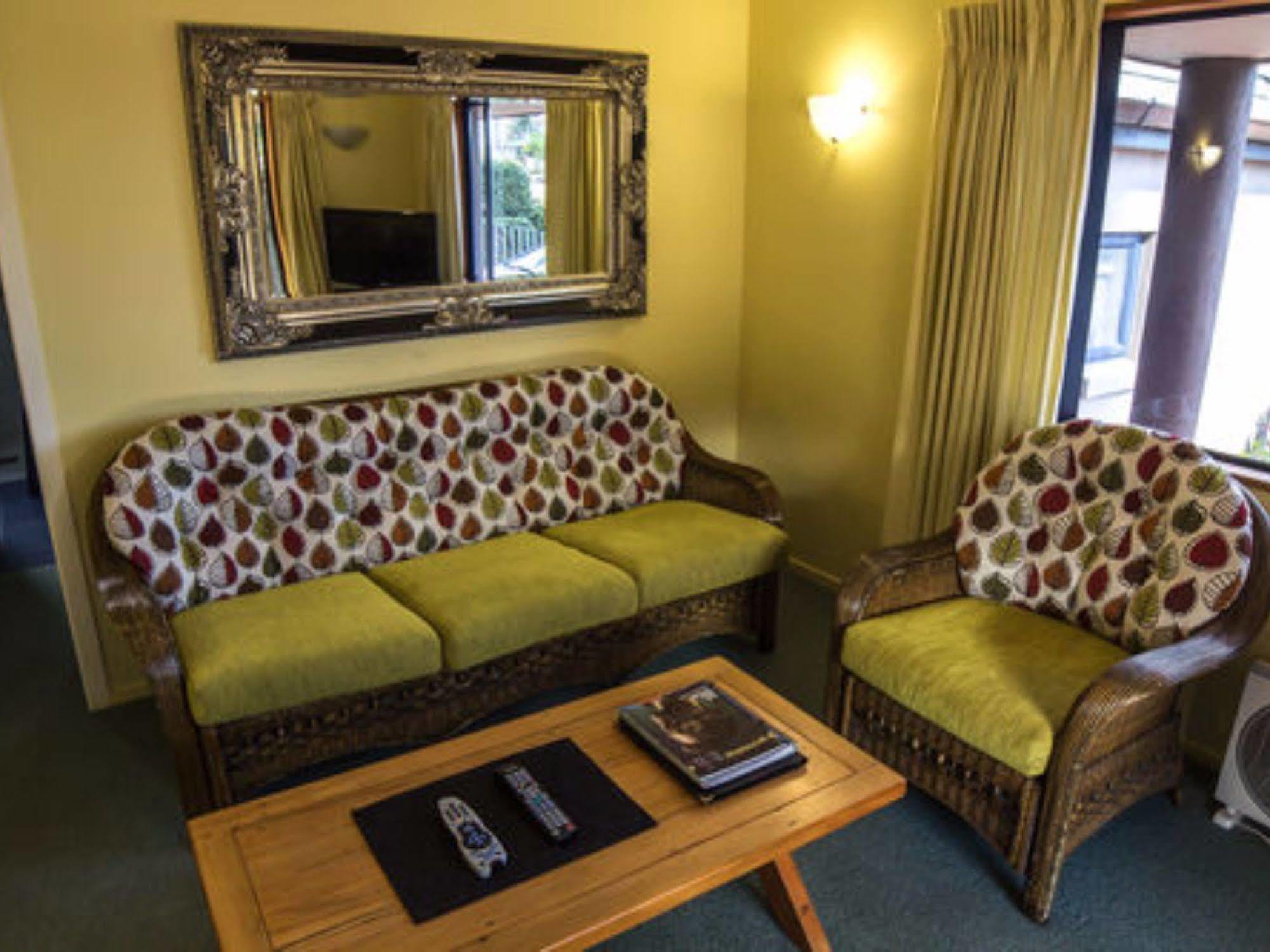 Boatshed Motel Apartments 마운트마운가누이 외부 사진