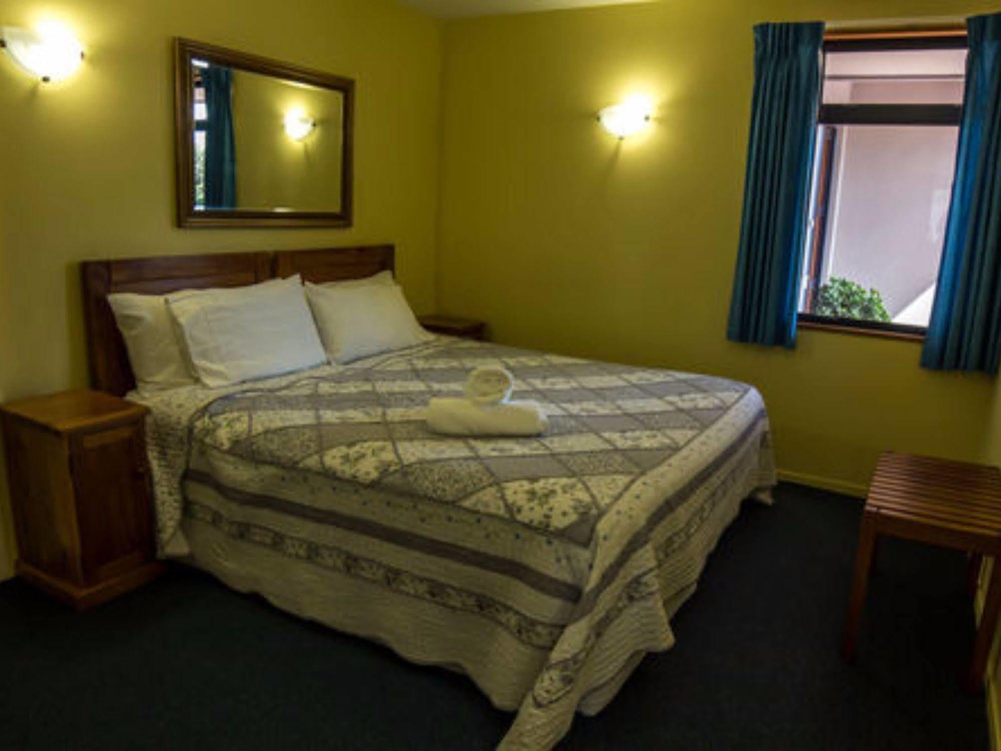 Boatshed Motel Apartments 마운트마운가누이 외부 사진